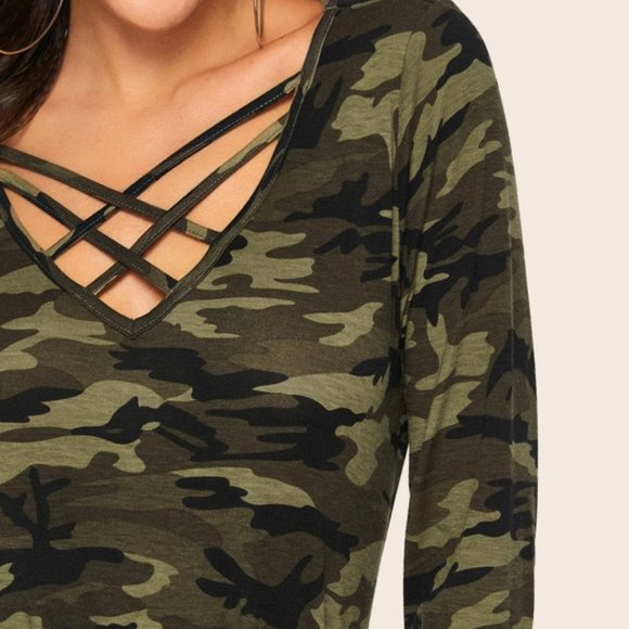 Camo Printed Tee Crisscross Neck in Size Small - Picture 3 of 3
